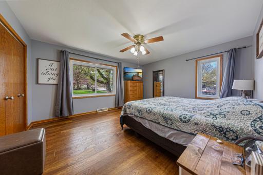 26 main bedroom.jpg