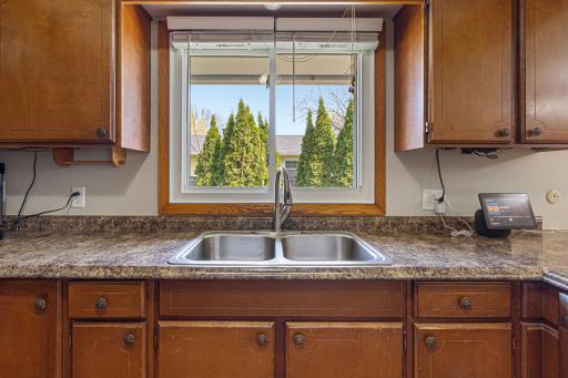 19 kitchen.jpg