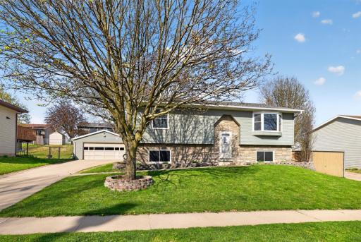 4415 Valley Drive NW, Rochester, MN 55901