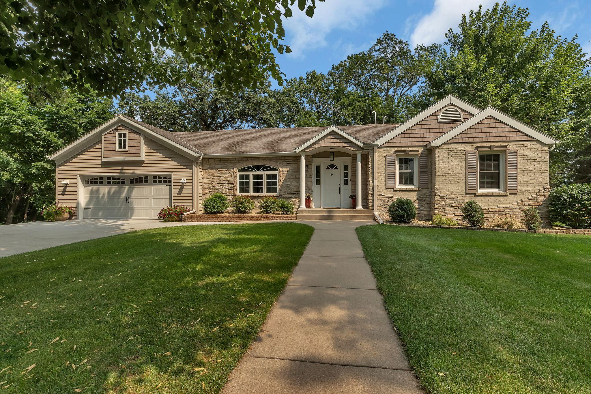 Bespoke Rambler, Modern Accents In A Very Tranquil Setting!