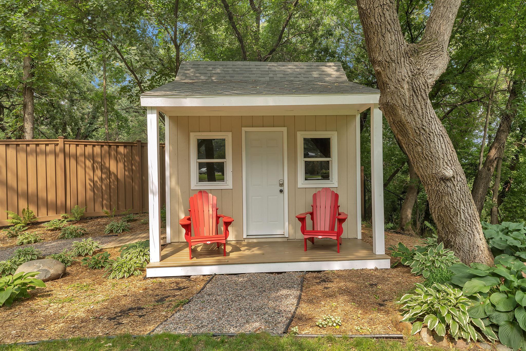 Enjoy unparalleled views of the meticulously manicured yard, providing a peaceful and serene setting!