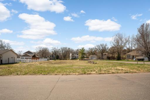930 Shady Oak Circle, Monticello, MN 55362
