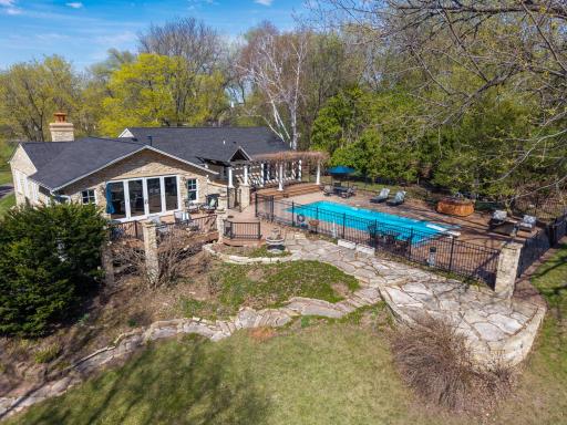 994 Wagon Wheel Trail, Saint Paul, MN 55120