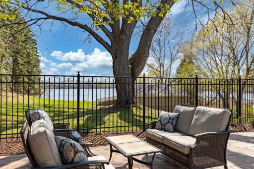 994 Wagon Wheel Trail, Saint Paul, MN 55120