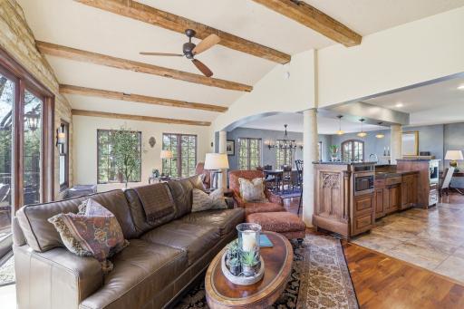 994 Wagon Wheel Trail, Saint Paul, MN 55120