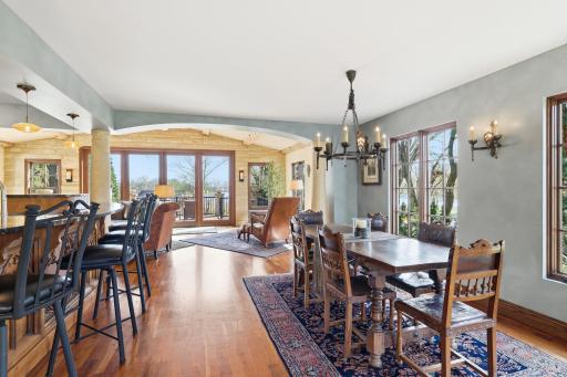 994 Wagon Wheel Trail, Saint Paul, MN 55120