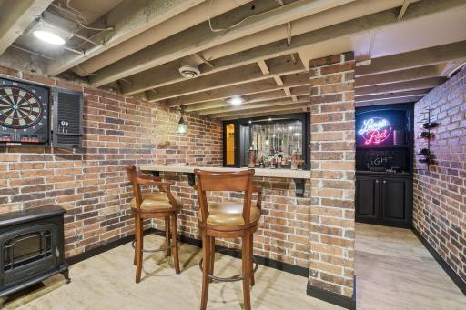 994 Wagon Wheel Trail, Saint Paul, MN 55120