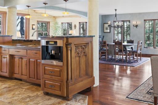 994 Wagon Wheel Trail, Saint Paul, MN 55120