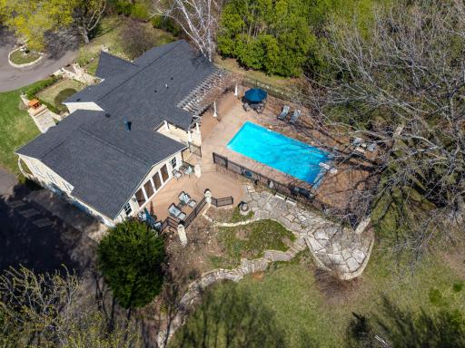 994 Wagon Wheel Trail, Saint Paul, MN 55120