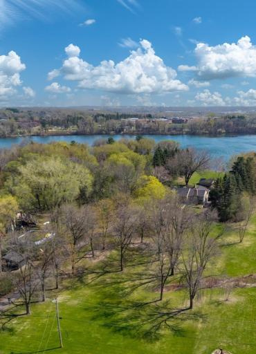 994 Wagon Wheel Trail, Saint Paul, MN 55120