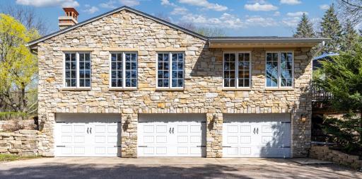 994 Wagon Wheel Trail, Saint Paul, MN 55120