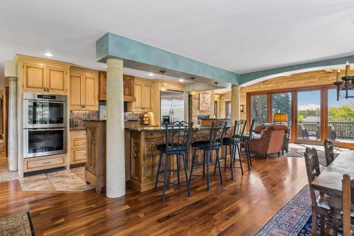 994 Wagon Wheel Trail, Saint Paul, MN 55120