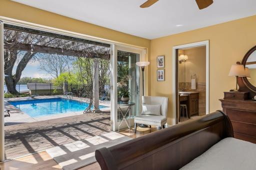 994 Wagon Wheel Trail, Saint Paul, MN 55120