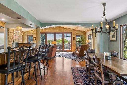 994 Wagon Wheel Trail, Saint Paul, MN 55120