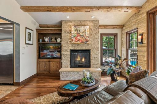 994 Wagon Wheel Trail, Saint Paul, MN 55120