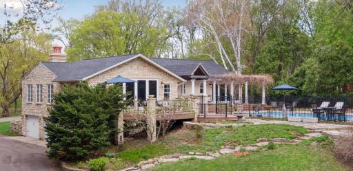 994 Wagon Wheel Trail, Saint Paul, MN 55120