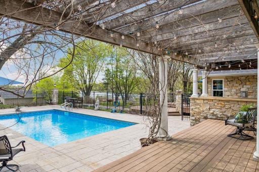 994 Wagon Wheel Trail, Saint Paul, MN 55120