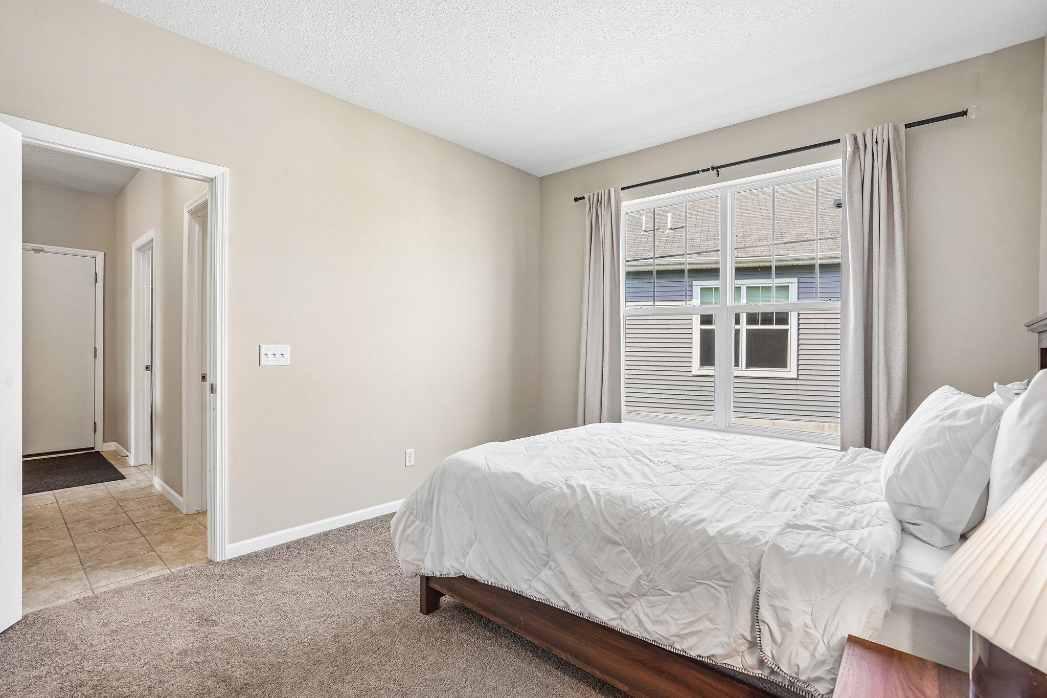 35-web-or-mls-Terra Vista Path-S2304-035.jpg