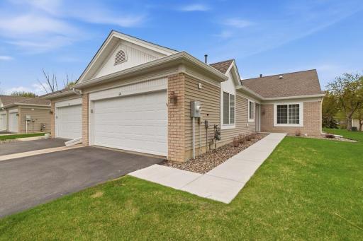 674 Lake View Drive, Saint Paul, MN 55129