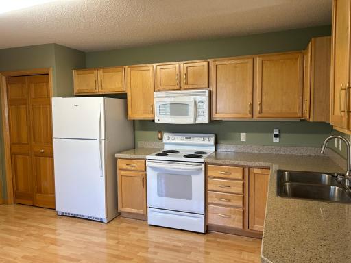 674 Lake View Drive, Saint Paul, MN 55129