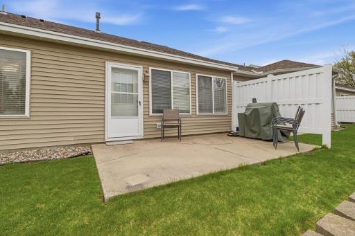 674 Lake View Drive, Saint Paul, MN 55129