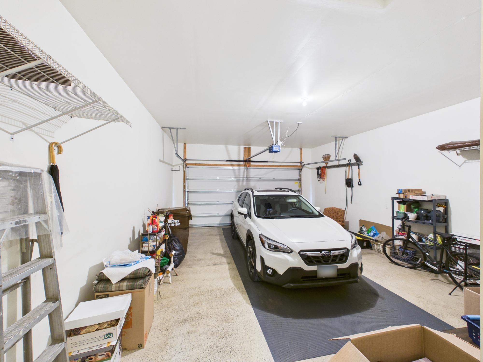 10697 Kingsfield Lane - Garage
