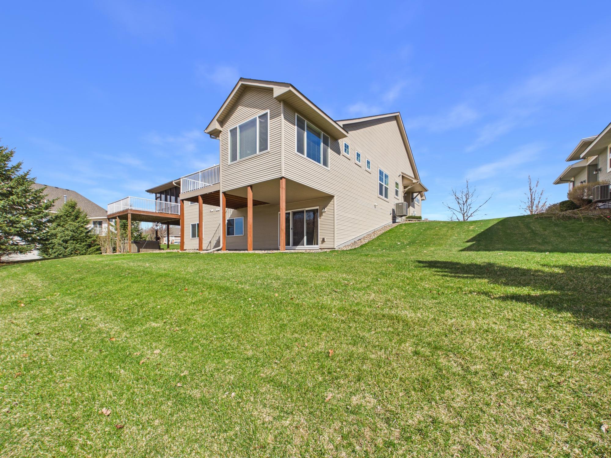 10697 Kingsfield Lane