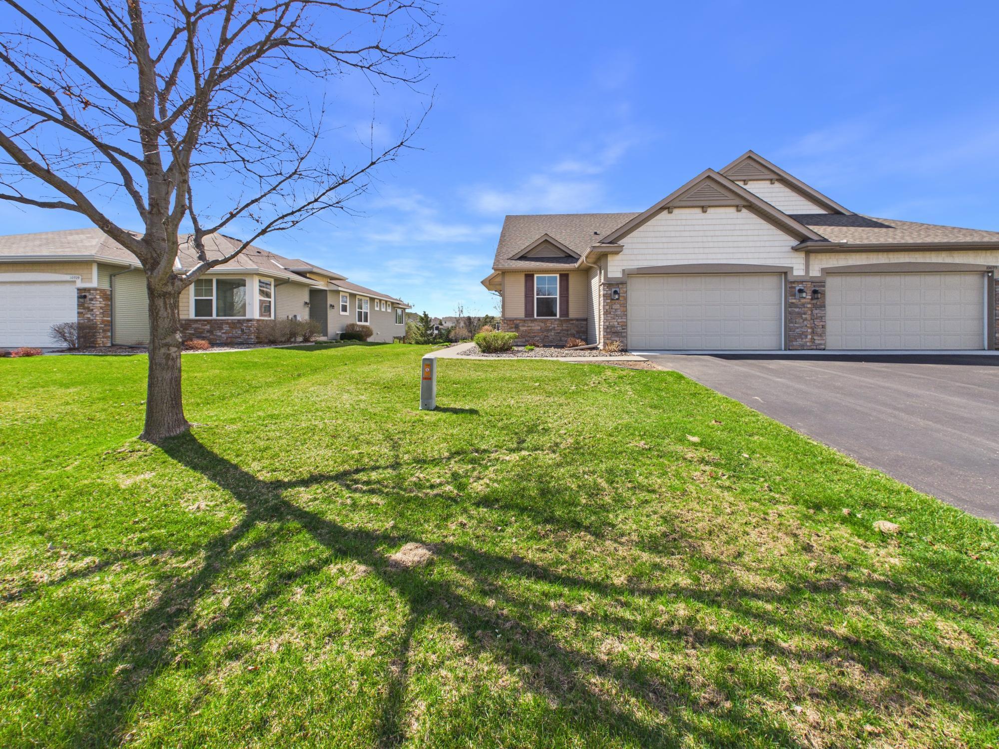 10697 Kingsfield Lane