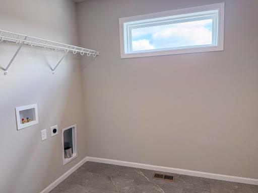 7889 Cottonwood Boulevard, Horace, ND 58047