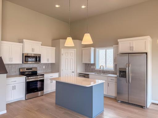 7889 Cottonwood Boulevard, Horace, ND 58047