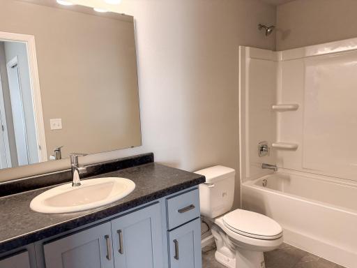 7889 Cottonwood Boulevard, Horace, ND 58047