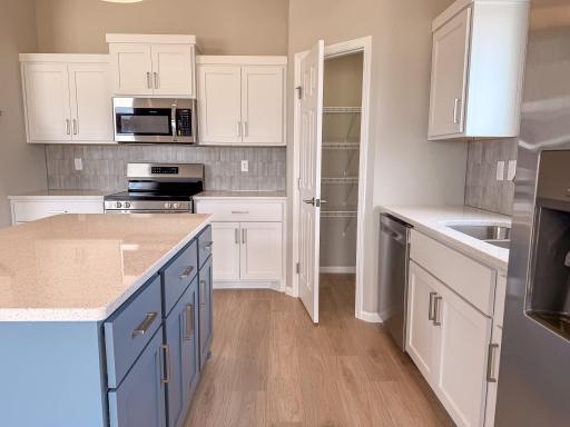 7889 Cottonwood Boulevard, Horace, ND 58047