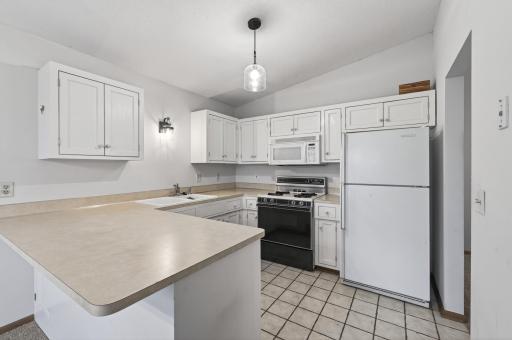 818 Sherwood Road, Saint Paul, MN 55126