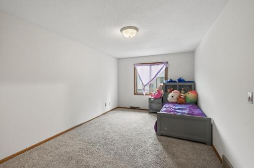 818 Sherwood Road, Saint Paul, MN 55126