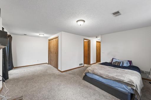 818 Sherwood Road, Saint Paul, MN 55126