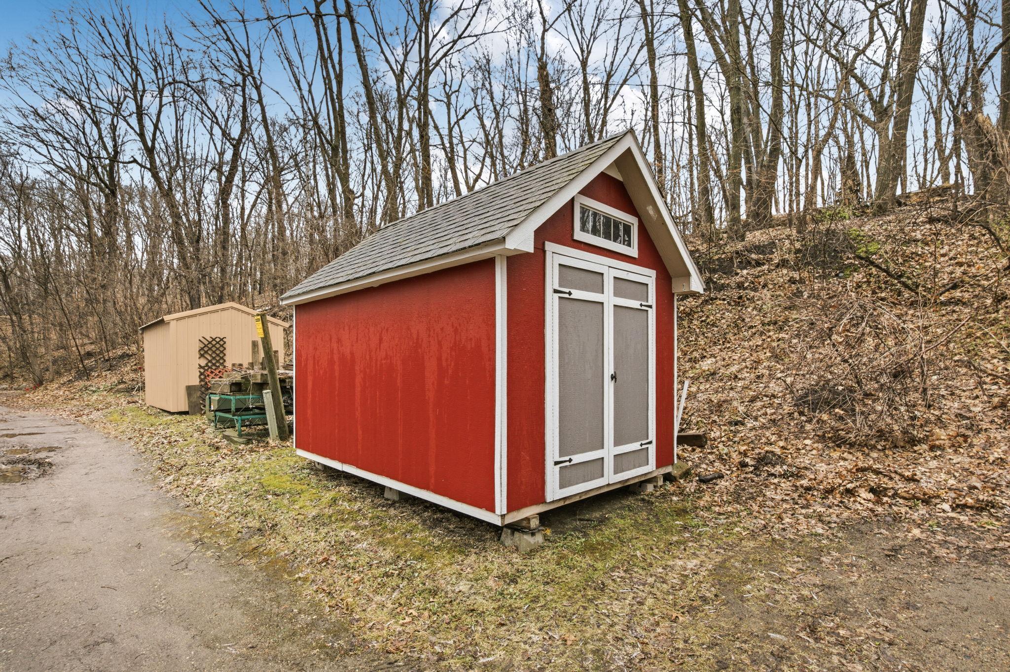 Upper storage shed