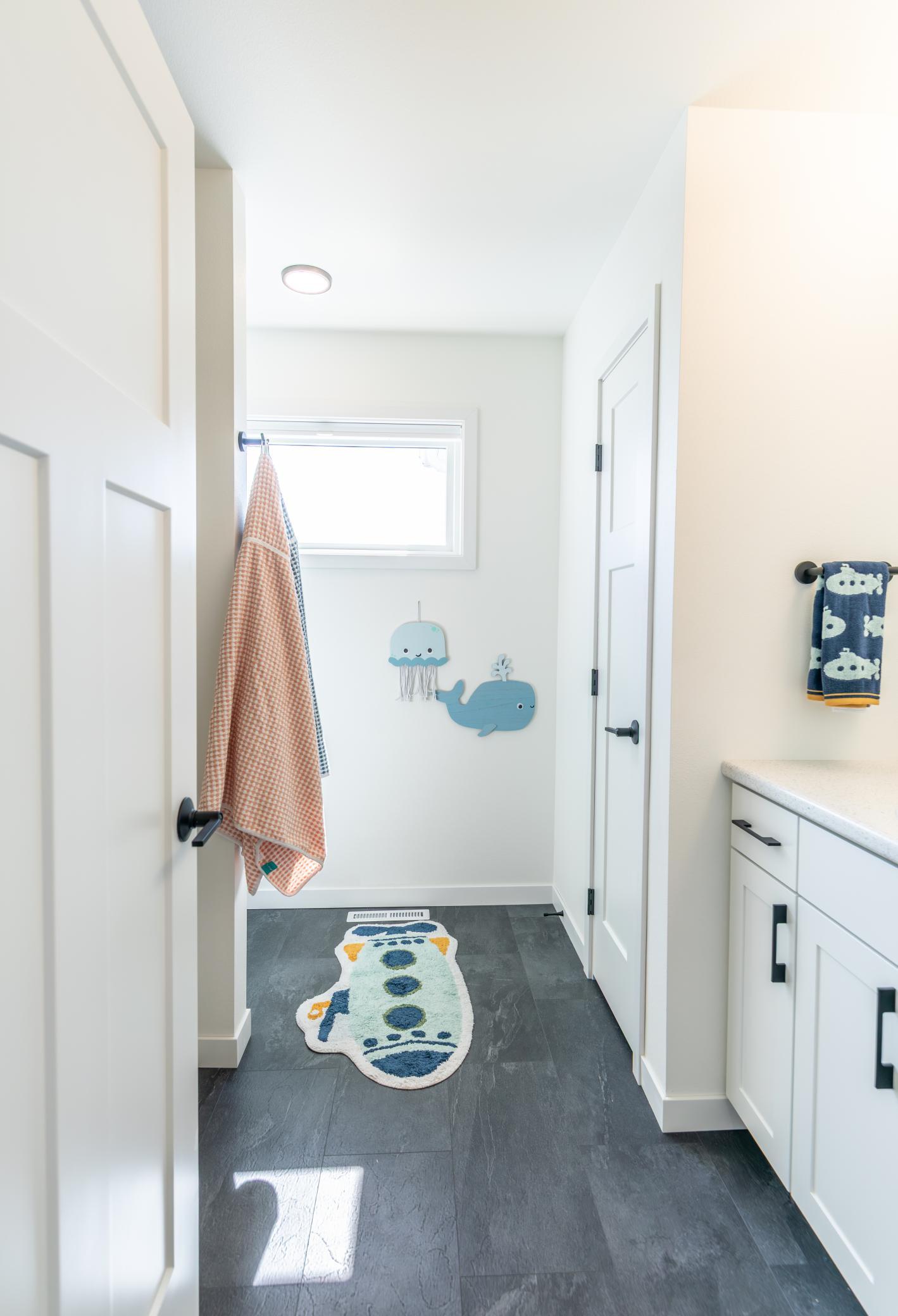 Full Upstairs Bathroom