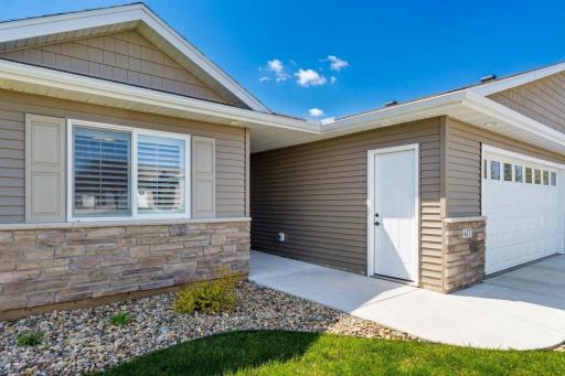 417 Fawn Run, Kenyon, MN 55946