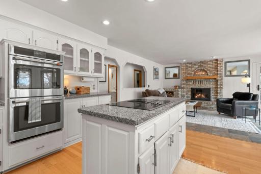 Center island ideal for additional prep space, and a peninsula.