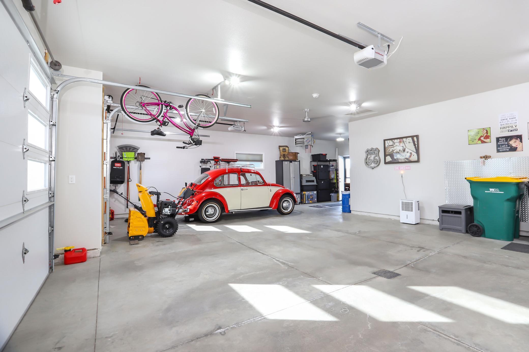 Fully Finished Garage, heated, floor drain, ceiling fan