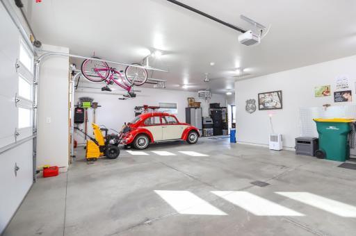 Fully Finished Garage, heated, floor drain, ceiling fan