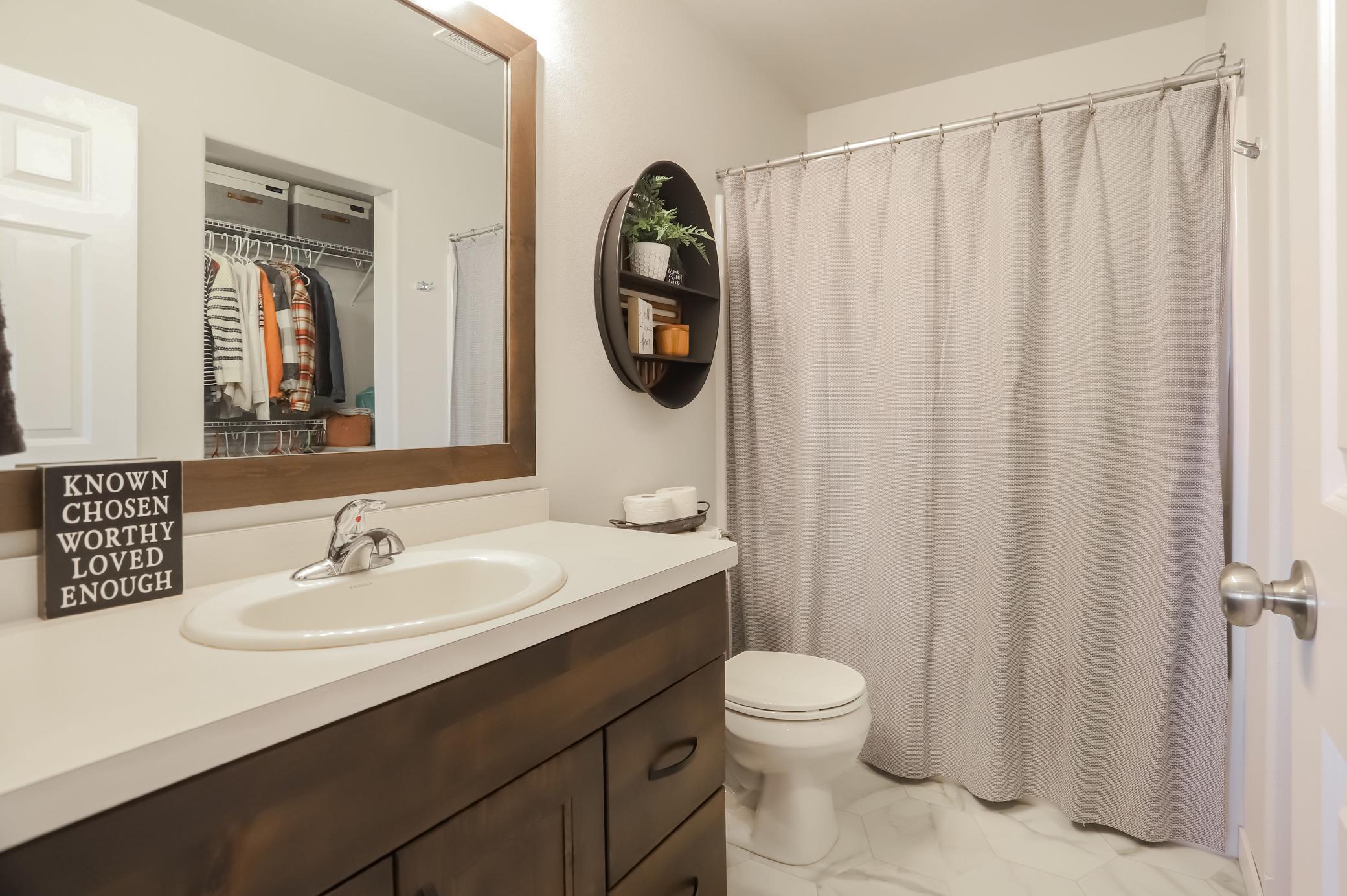 Primary full bath with walk in closet