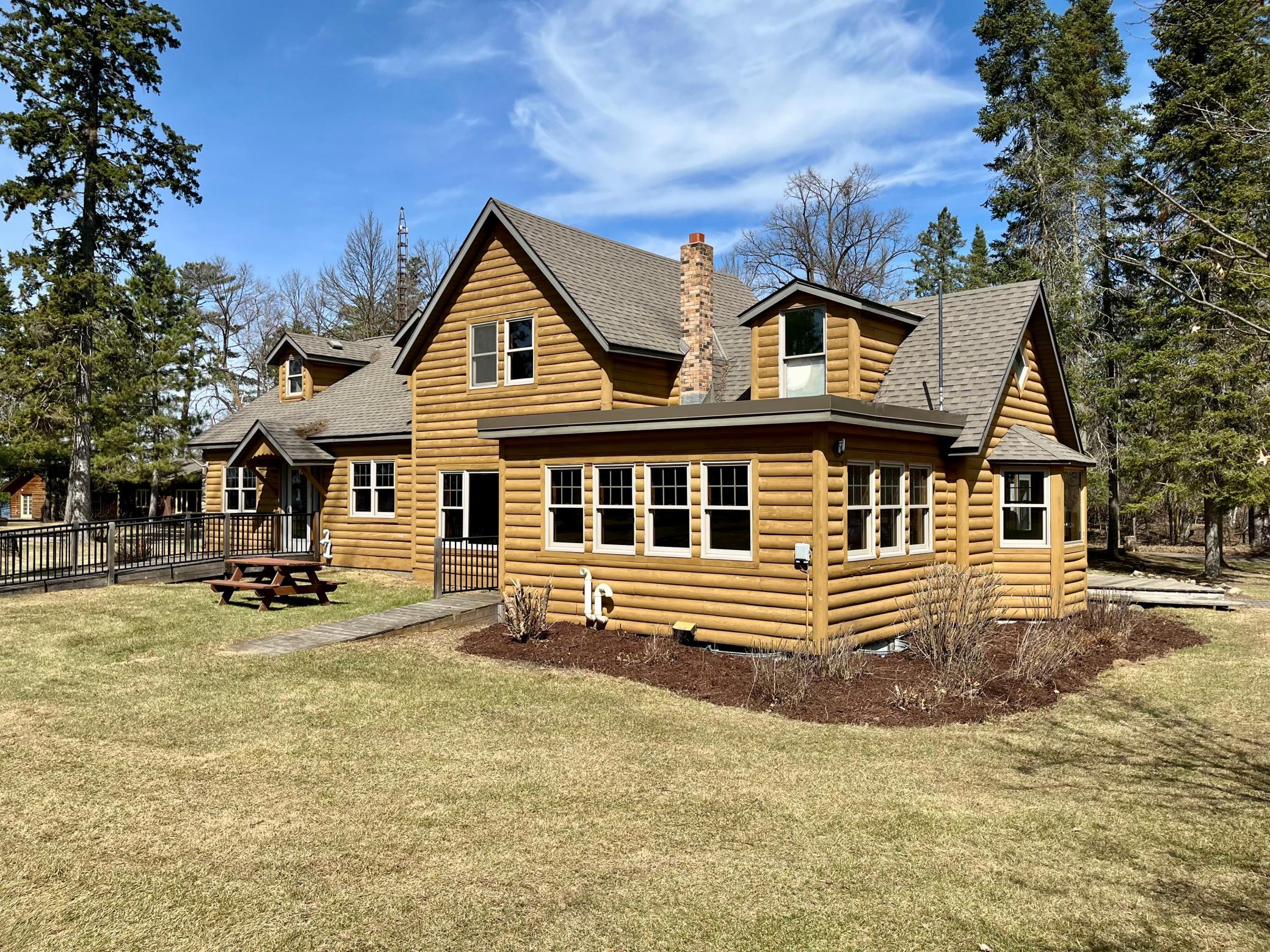 Welcome to the historical cottage on lake George