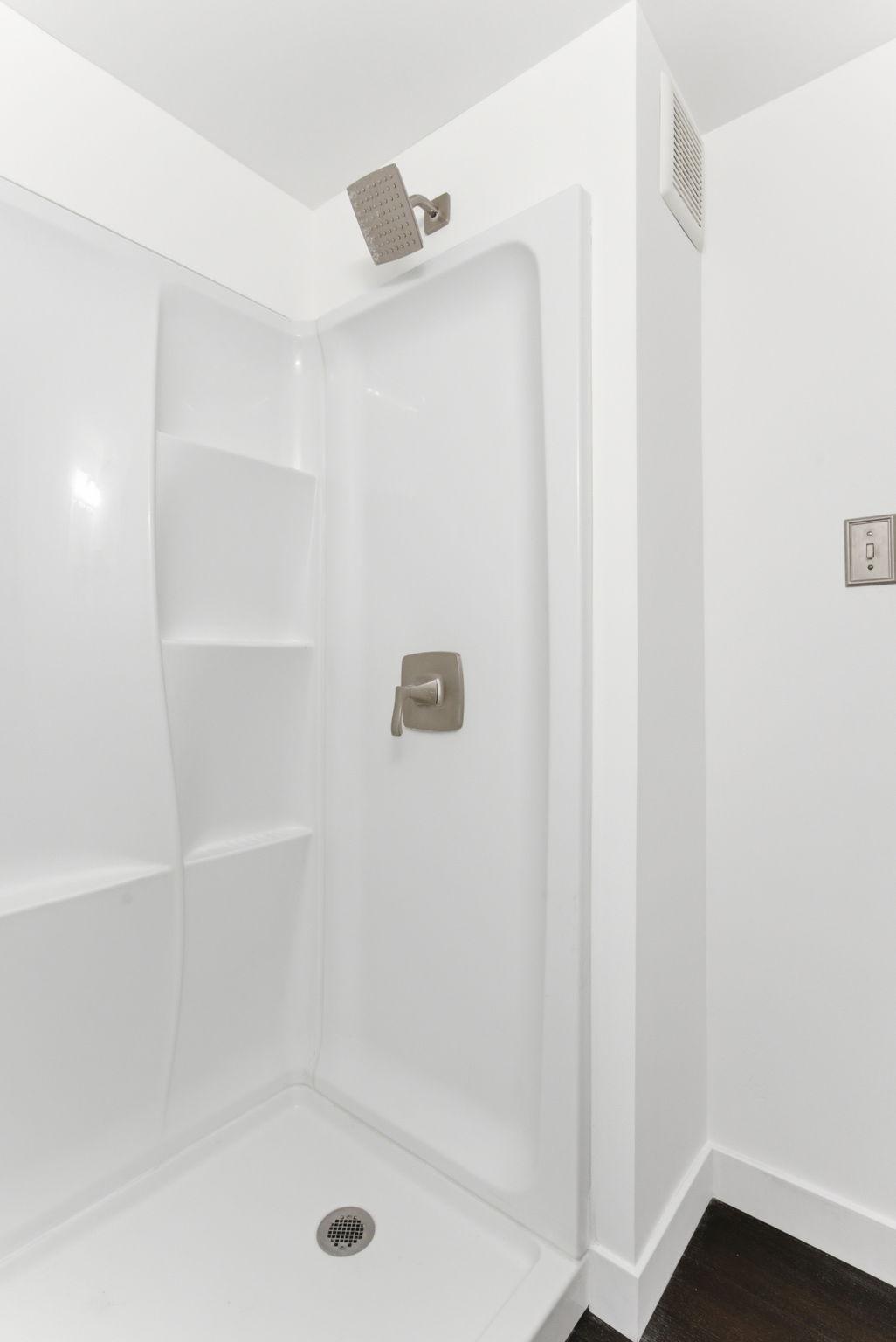 Lower level 3/4 bath
