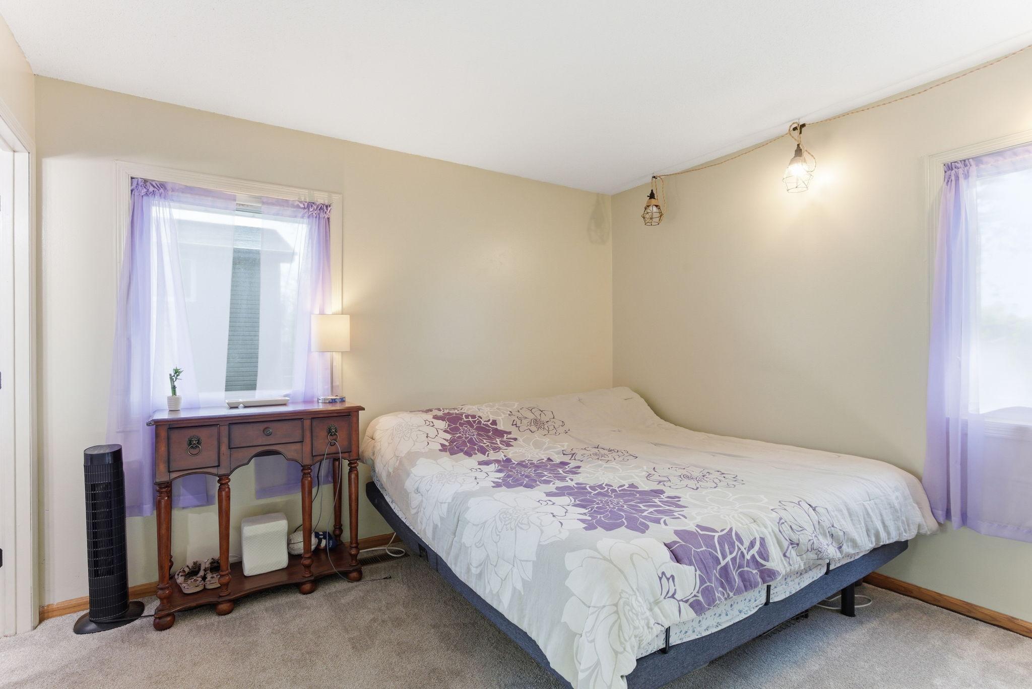 13-web-or-mls-2075-N-Ivy-St-13.jpg