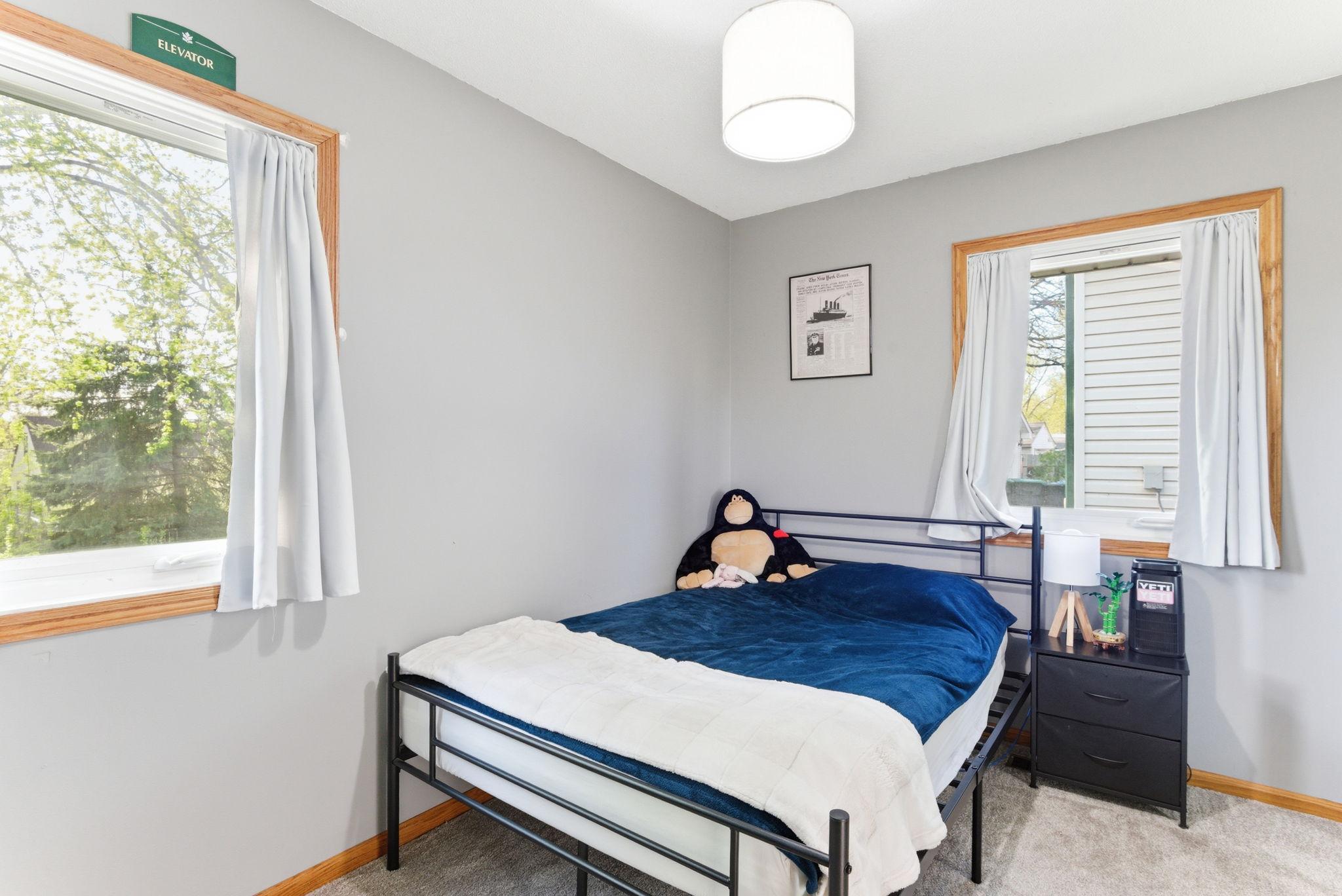 20-web-or-mls-2075-N-Ivy-St-20.jpg