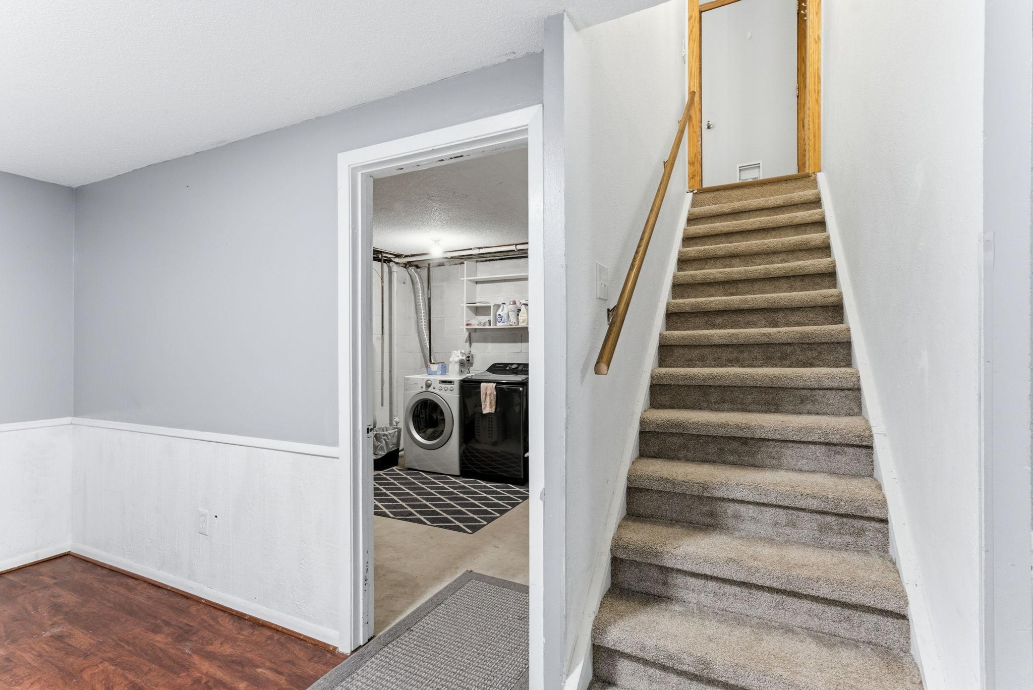 23-web-or-mls-2075-N-Ivy-St-23.jpg