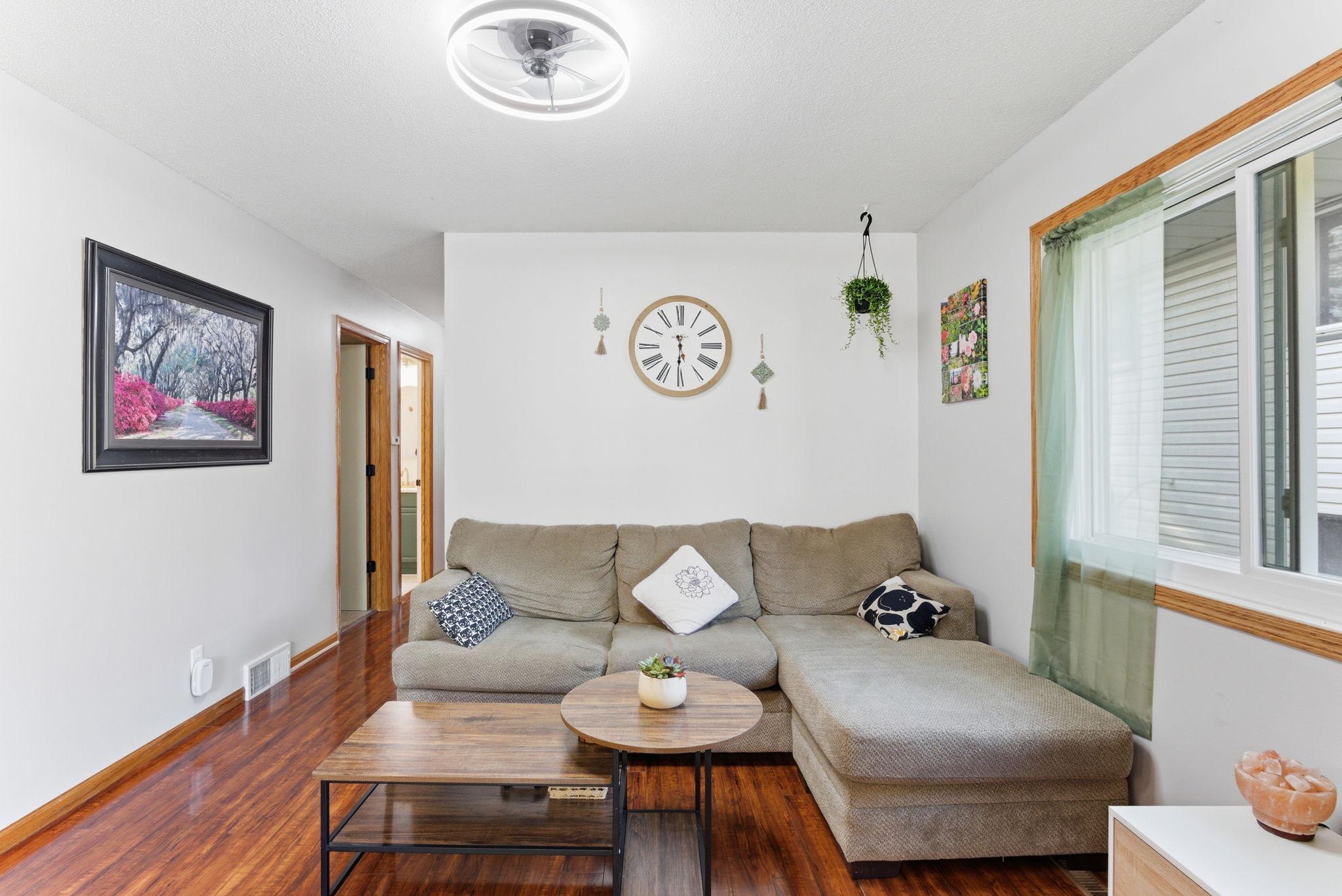 7-web-or-mls-2075-N-Ivy-St-07.jpg
