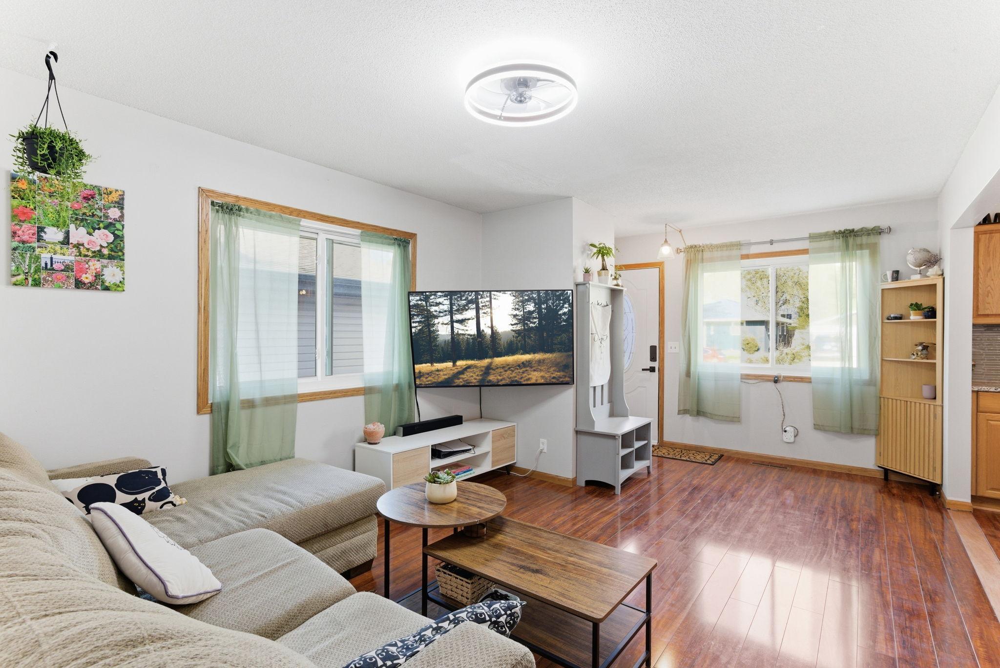 8-web-or-mls-2075-N-Ivy-St-08.jpg