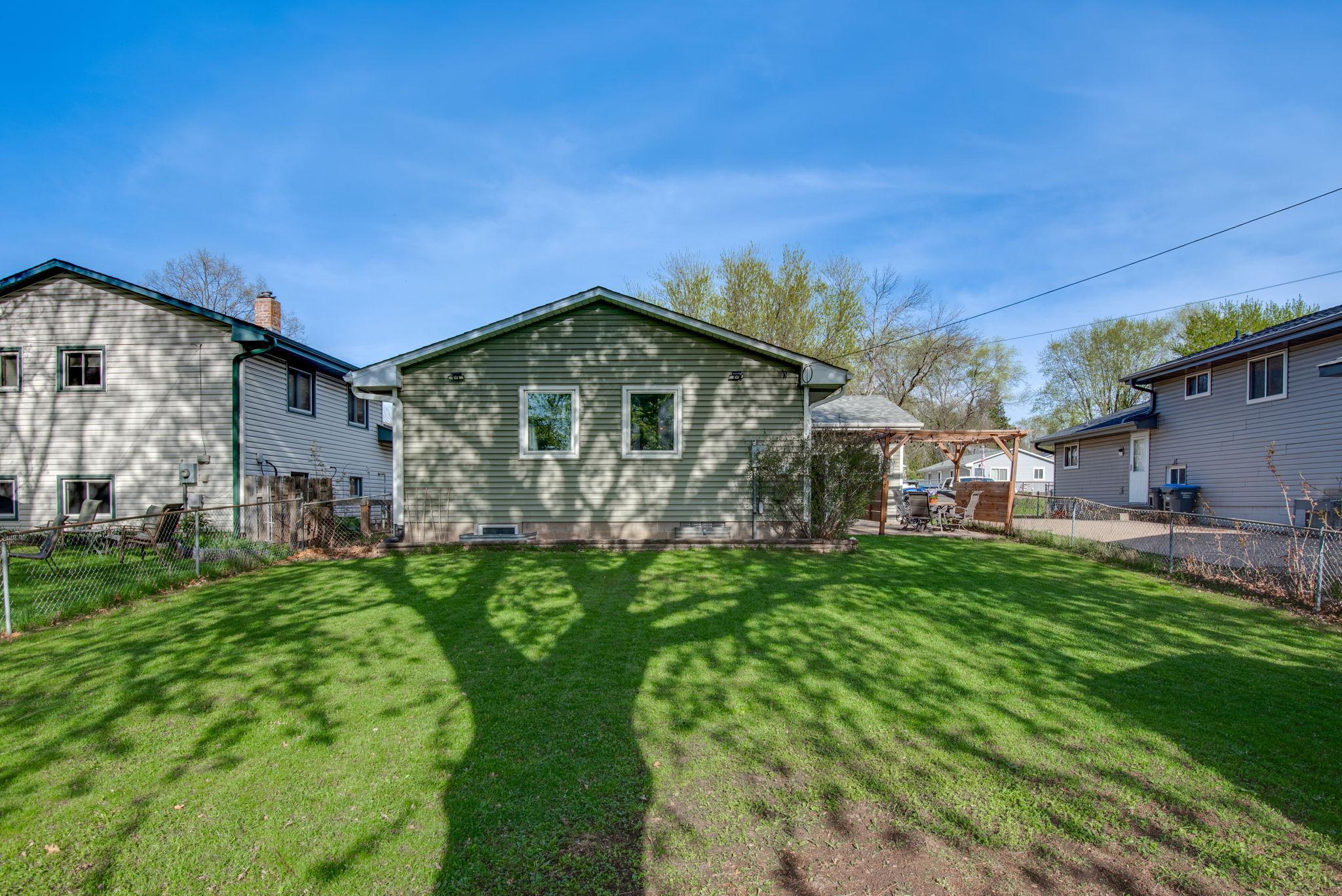 38-web-or-mls-2075-N-Ivy-St-38.jpg